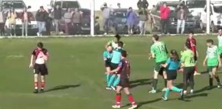 Detienen a jugador por golpear a árbitra en partido