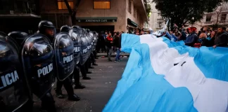 El gobierno porteño deberá interrumpir el operativo policial en la casa de Cristina Kirchner