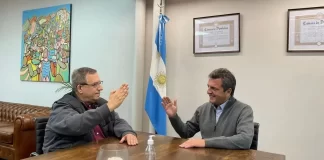 Carlos Maslatón en guerra vs. Nik, pero Twitter lo carpeteó