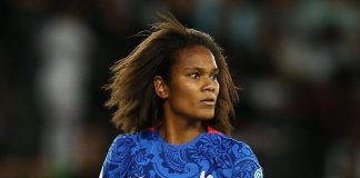 La capitana de la selección francesa de fútbol renunció por «diferencias con el sistema»