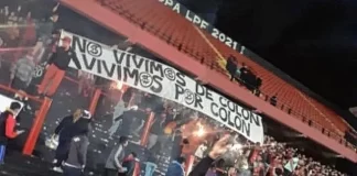 La bandera que llamó la atención en la popular de Colón