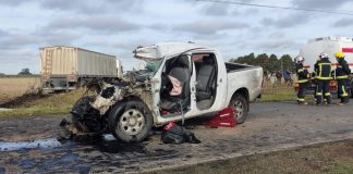 Choque frontal entre camión y pick up en región: murió una mujer y un hombre fue internado grave