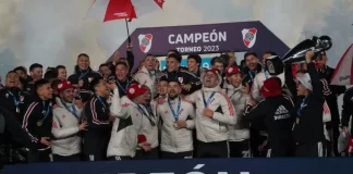 River venció a Racing, recibió la copa de campeón y lo celebró con sus hinchas en el Monumental