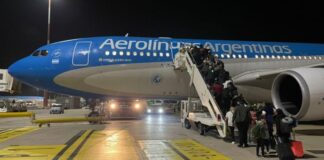 De Roma hacia Ezeiza:  El primer vuelo con 244 argentinos evacuados de Israel