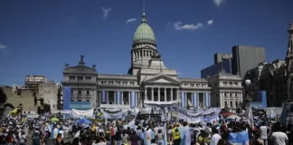 Ex participante de «GH» envuelto en un insólito momento ocurrido durante la asunción de Milei