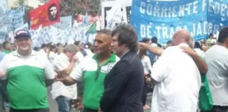 Milei modo Piquetero: Viralizaron imágenes del Presidente en una marcha de Moyano