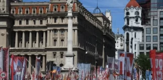 El Ministerio de Seguridad multó por  millones a la CGT por la marcha a Tribunales