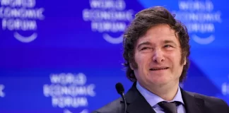 En crisis: Javier Milei agita la pronta dolarización