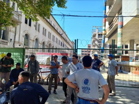 Despidieron a 36 trabajadores de la obra en Tribunales: Ya son casi 60 ...