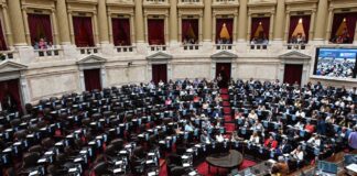 El debate de la Ley ómnibus continúa el lunes con representantes de la sociedad civil