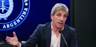 Caputo criticó a Kicillof por sumarse al paro